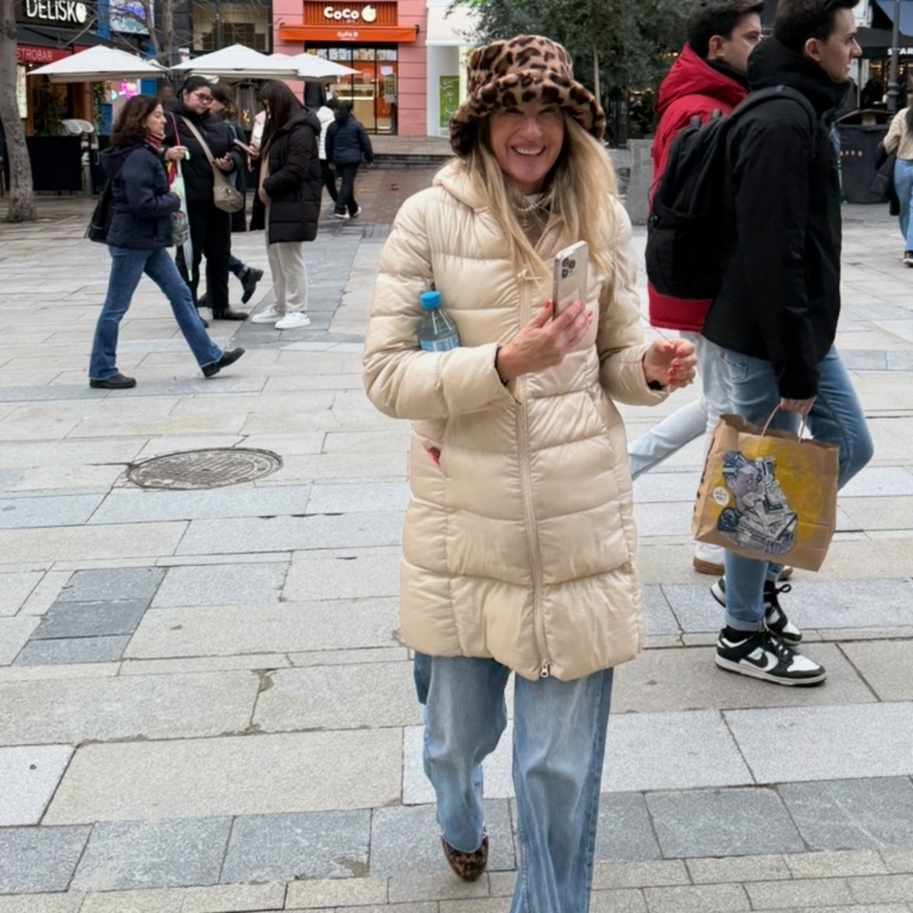 Uniqlo Beige Puffer Light Coat Medium